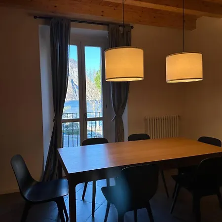 Aryan House 아파트