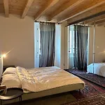 Aryan House Apartment *