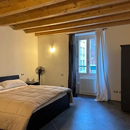 Aryan House * 莱科