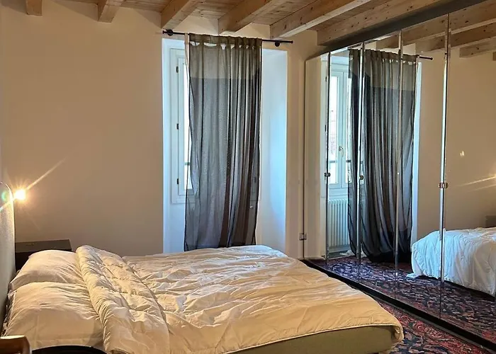 Aryan House Apartment *